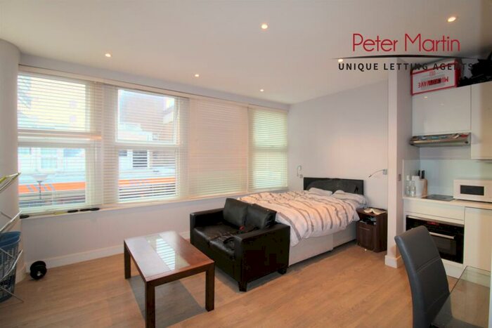 Apartment To Rent In Prime House, Sentinel Square, Brent Street, Hendon, NW4