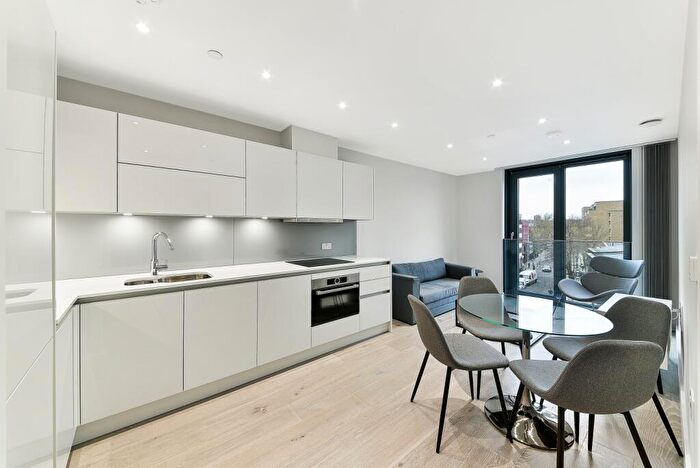 1 Bedroom Flat To Rent In City North Place, Finsbury Park, London, N4