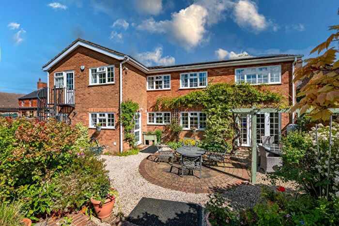 5 Bedroom Detached House For Sale In High Street, Blunham, Beds, MK44