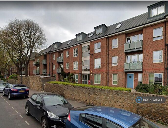 2 Bedroom Flat To Rent In Plaistow, London, E13
