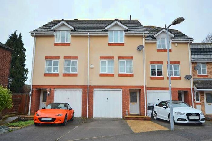 3 Bedroom Terraced House To Rent In Padley Close, Chessington, Surrey. KT9