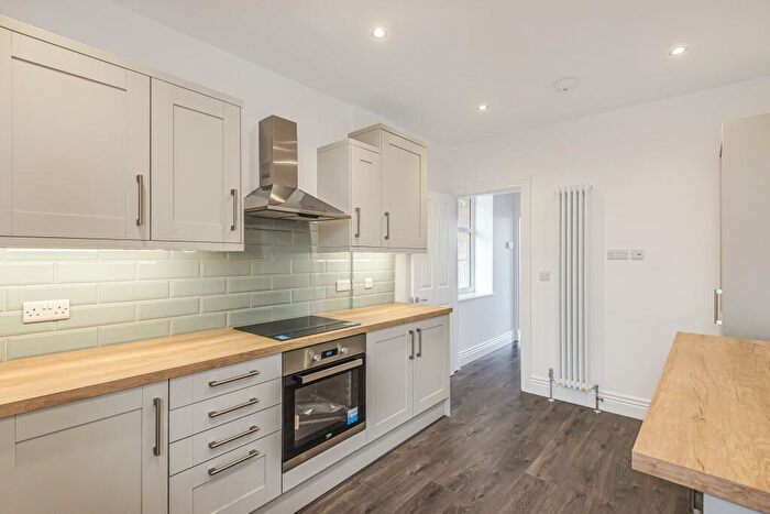 2 Bedroom Flat To Rent In High Street, Boston Spa, Wetherby, West Yorkshire, LS23