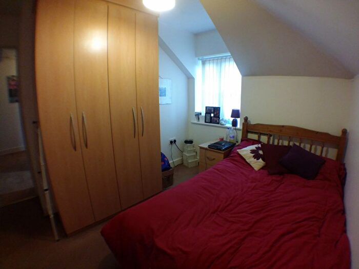 2 Bedroom Flat To Rent In Bed – Mitford Road, Withington, M14