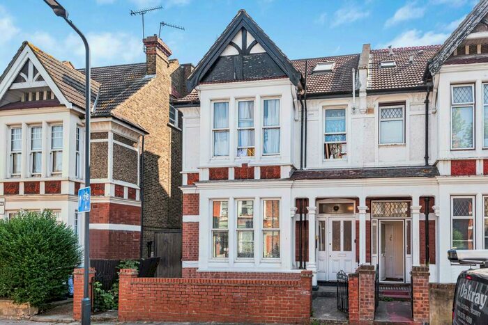 2 Bedroom Apartment To Rent In Harlesden Gardens, London, NW10