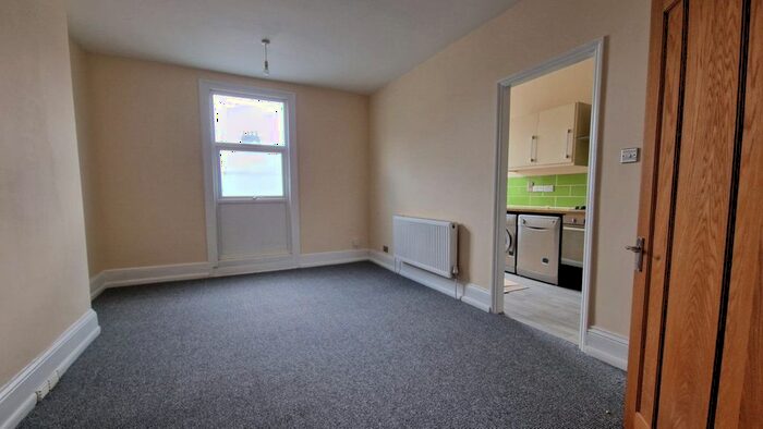 2 Bedroom Flat To Rent In St. Albans Road, Watford, WD17