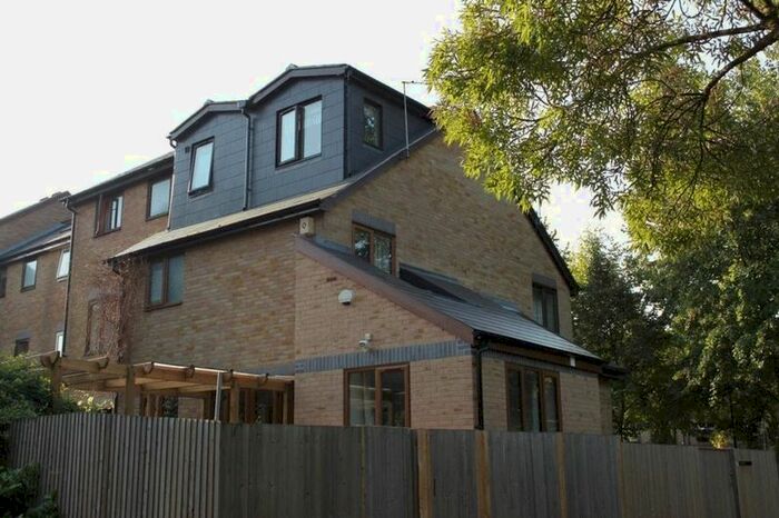 3 Bedroom Property To Rent In Gunwhale Close, London, SE16