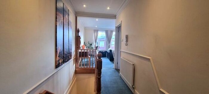 2 Bedroom Flat To Rent In B Kingston Road, South Wimbledon, London, SW19