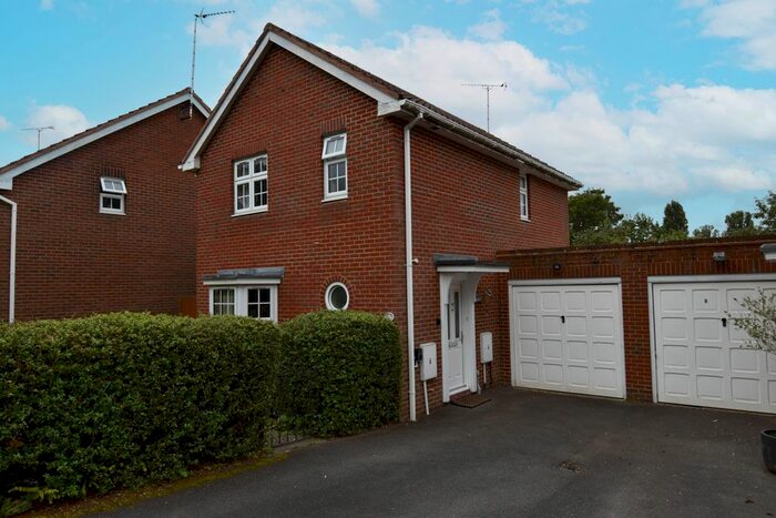 3 Bedroom Detached House To Rent In Longcroft Lane, Welwyn Garden City, AL8