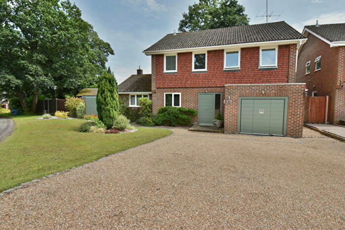 3 Bedroom Detached House For Sale In Douglas Ride, Woolton Hill, Newbury, RG20
