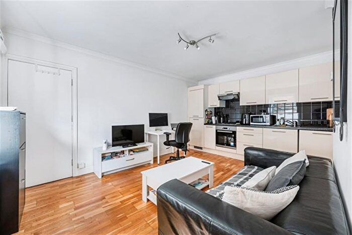 1 Bedroom Flat To Rent In Madeley Road, W5