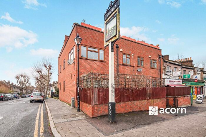 2 Bedroom Flat To Rent In Gibbon Road London, SE15