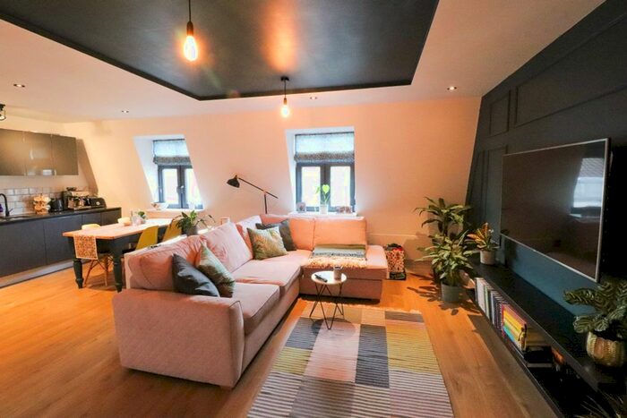 2 Bedroom Flat To Rent In The Metropolitan, Sandbanks Road, Poole, BH15