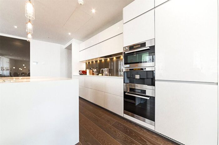 3 Bedroom Flat For Sale In Marconi House, Strand, London, WC2R