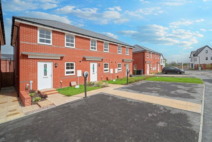 2 Bedroom Semi-Detached House To Rent In Bedroom Semi Detached House In Campbell Drive, Lighthorne, CV33