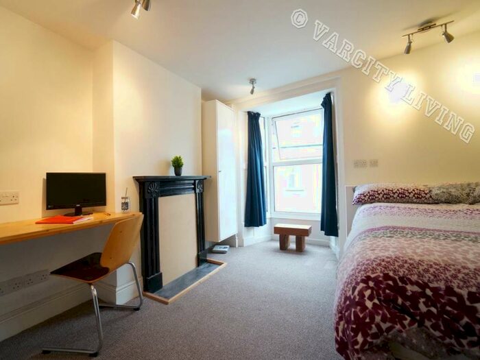 4 Bedroom House To Rent In Caellepa, Bangor, LL57