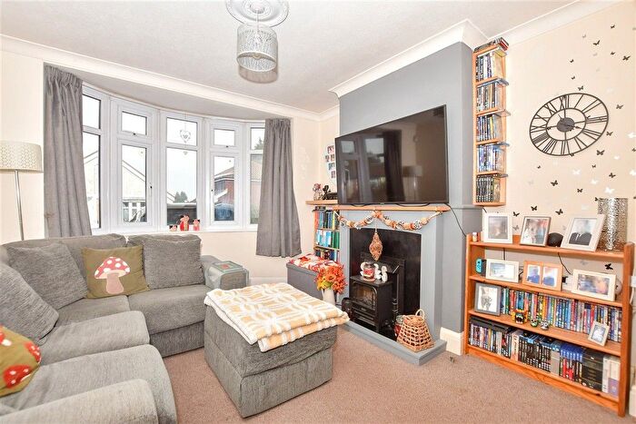 4 Bedroom Terraced House For Sale In Gerrard Avenue, Medway, Rochester, Kent, ME1