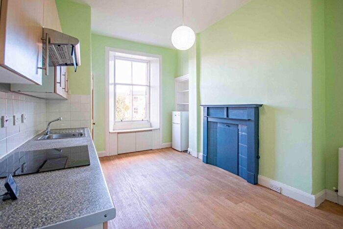 4 Bedroom Flat To Rent In Strathearn Road, Edinburgh, EH9