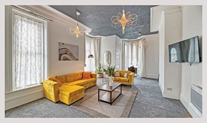 1 Bedroom Flat For Sale In Mount Wise, Newquay, TR7