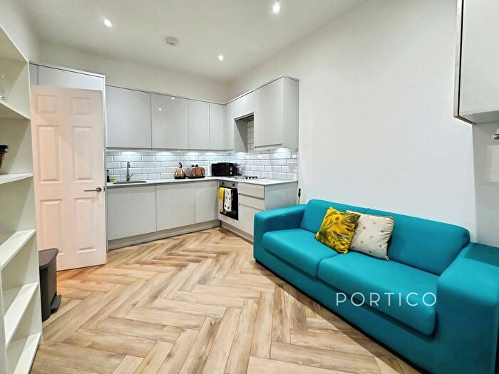 2 Bedroom Property To Rent In Lucien Road, London, SW17