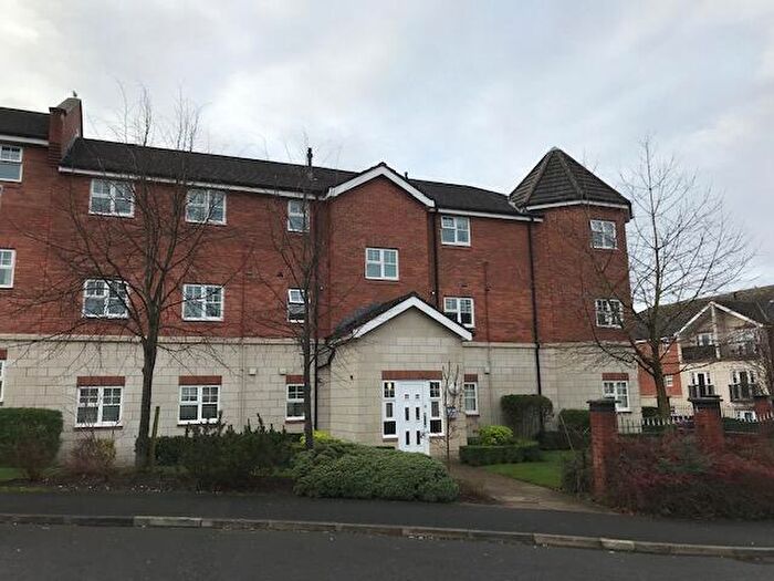 2 Bedroom Flat To Rent In Sandbach Drive, Kingsmead, CW9