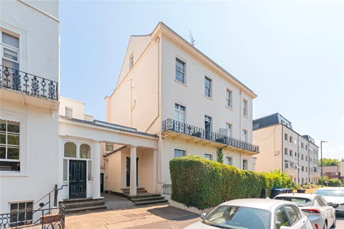 2 Bedroom Apartment For Sale In Warwick Terrace, Leamington Spa, Warwickshire, CV32