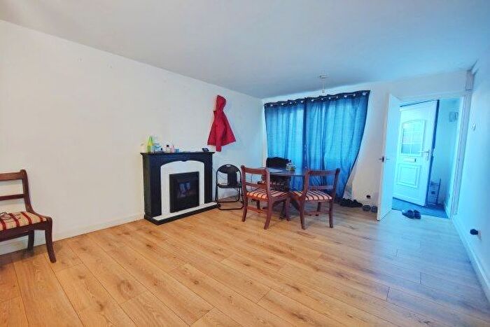 2 Bedroom Maisonette To Rent In Enfield Close, Birmingham, B23