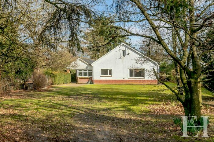 3 Bedroom Detached Bungalow For Sale In Tudwick Road, Tiptree, Colchester, CO5