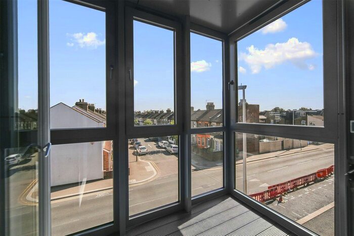 1 Bedroom Flat To Rent In Ruckholt Road, London, E10