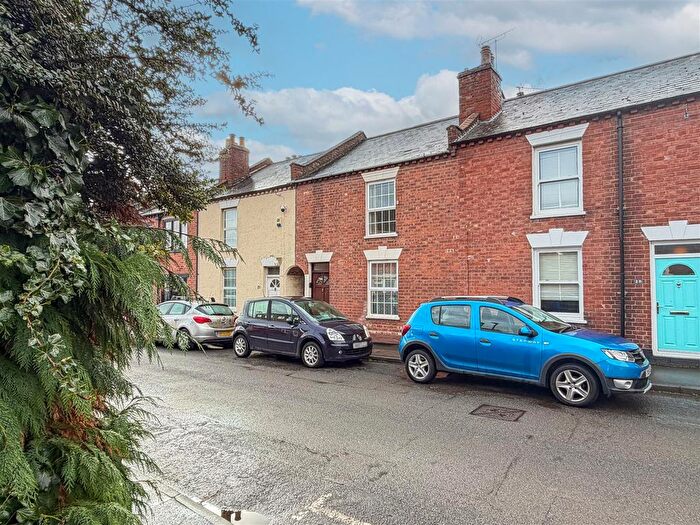 2 Bedroom Terraced House For Sale In Hill Street, Warwick, CV34