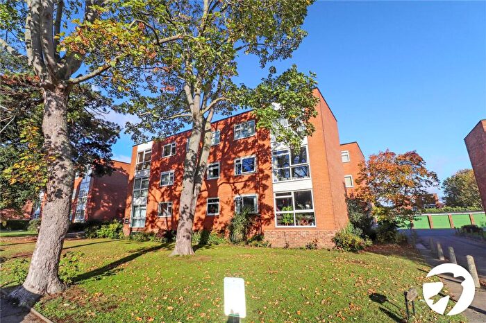 2 Bedroom Flat For Sale In Essenden Road, Belvedere, DA17