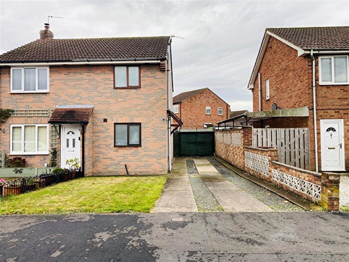 1 Bedroom Semi-Detached House For Sale In Sandway Drive, Camblesforth, Selby, YO8