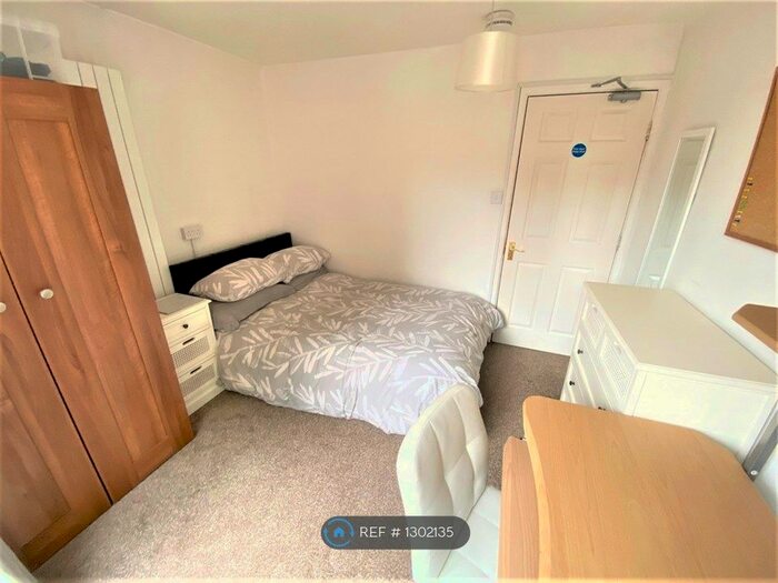 5 Bedroom Semi-Detached House To Rent In Egginton Road, Brighton BN2