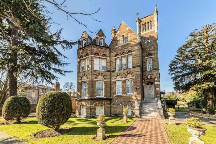 3 Bedroom Flat To Rent In Riverdale Road, Twickenham, TW1