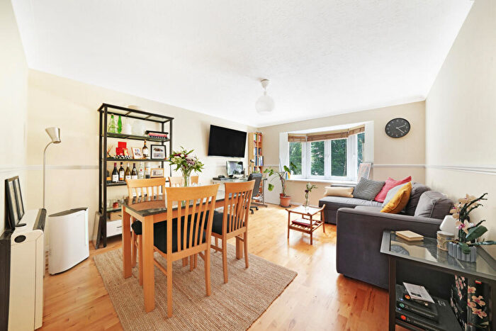 2 Bedroom Flat To Rent In Rossetti Road, South Bermondsey, SE16