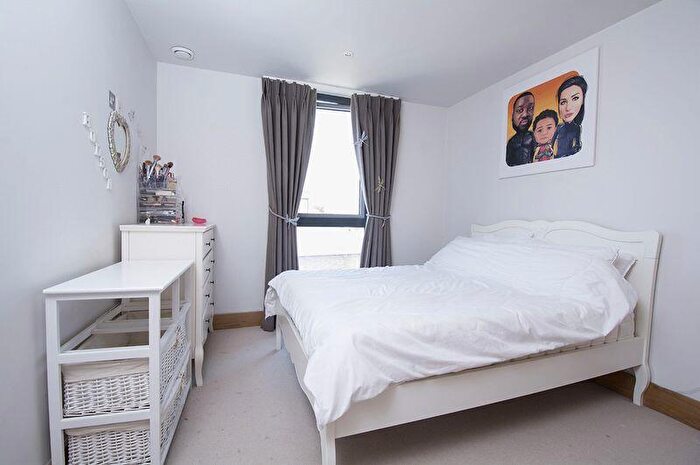 2 Bedroom Apartment To Rent In Parkview, Hersham, KT12