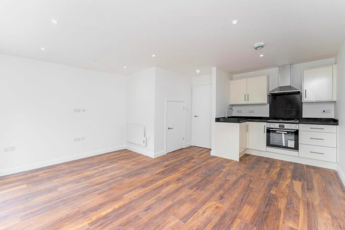 2 Bedroom Flat To Rent In Canberra Road, London, W13