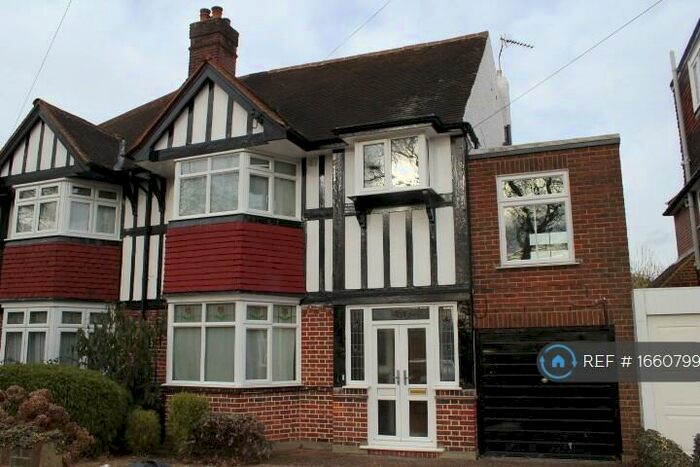 5 Bedroom Semi-Detached House To Rent In West Barnes Lane, New Malden, KT3