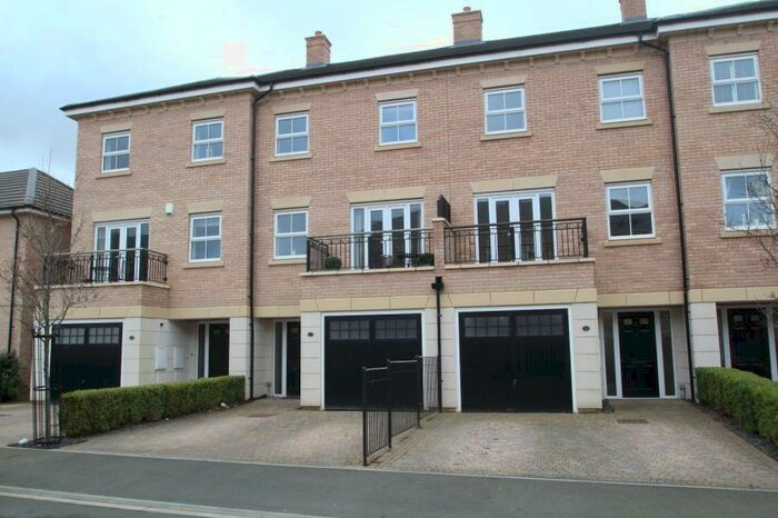 4 Bedroom Town House To Rent In St Andrews Walk, Newton Kyme, LS24