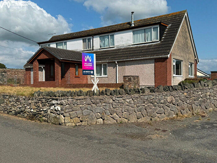 5 Bedroom Detached Bungalow For Sale In Dwyran, Anglesey, LL61