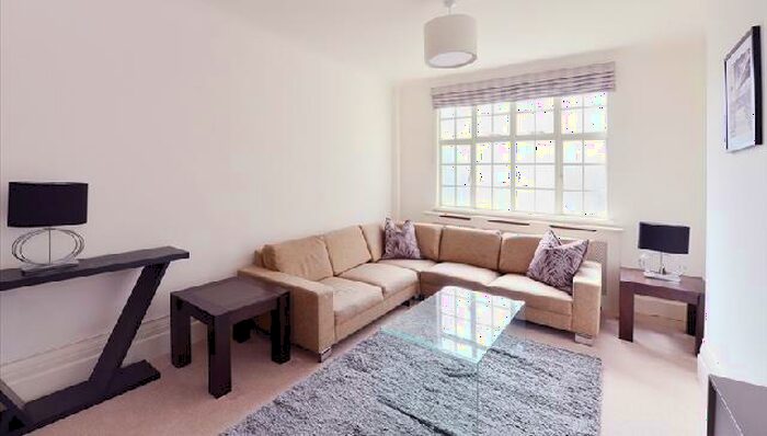 5 Bedroom Apartment To Rent In Park Road, St Johns Wood, London, NW8