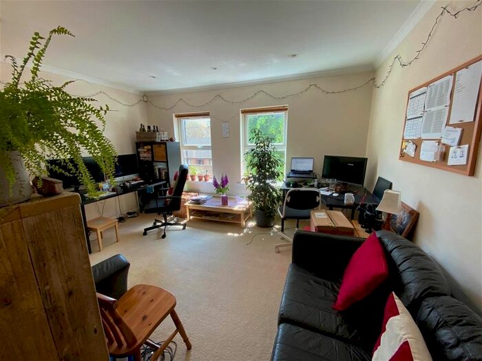 1 Bedroom Flat To Rent In Prince Of Wales Avenue, Reading, RG30