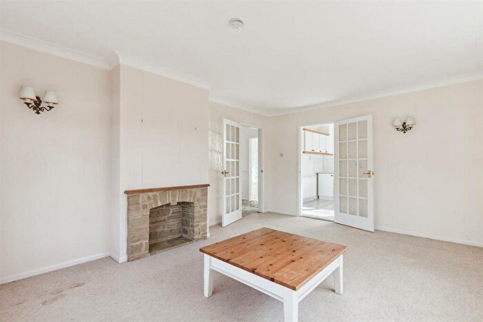 2 Bedroom Detached Bungalow For Sale In Ivy Lane, Stewkley, Buckinghamshire, LU7