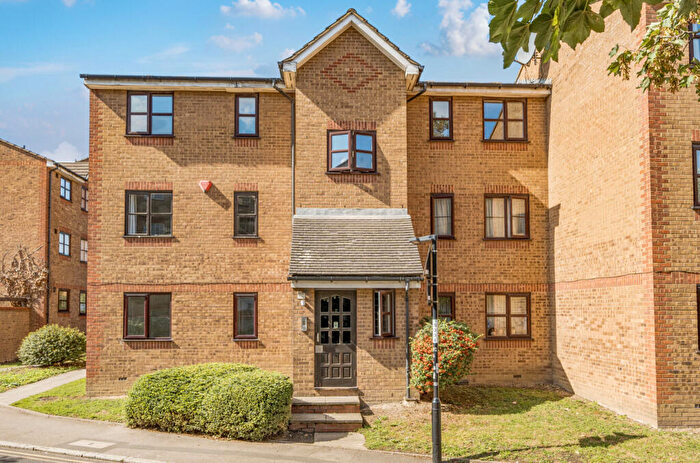 2 Bedroom Apartment For Sale In Barkwith House, Cold Blow Lane, New Cross, London, SE14