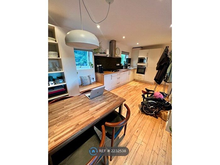 1 Bedroom Flat To Rent In Iris Court, London, SE14