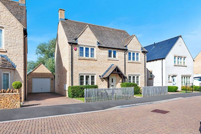 4 Bedroom Detached House For Sale In Old Railway Close, Lechlade, Gloucestershire, GL7