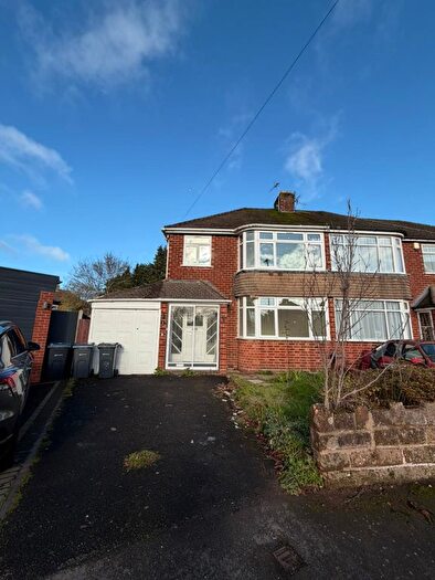 4 Bedroom Property To Rent In Heythrop Grove, Birmingham, B13