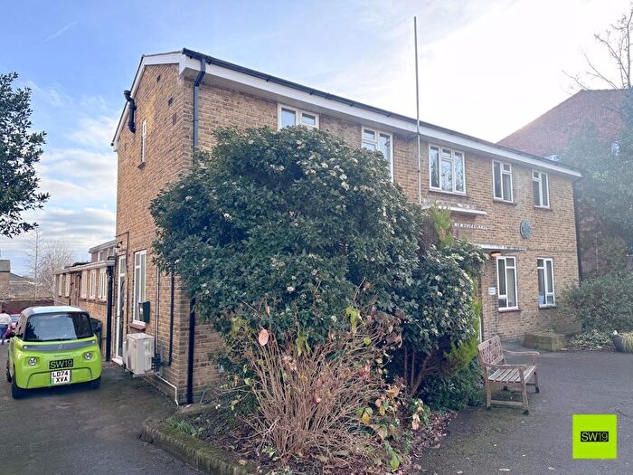 3 Bedroom Flat To Rent In Worple Road, London, SW19