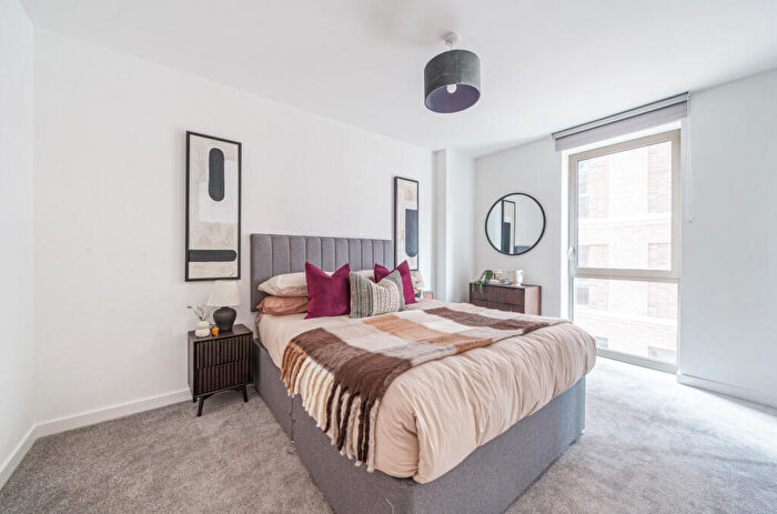 2 Bedroom Apartment To Rent In Bed, Nd Floor, Haweswater At Anchors Point In Gallions Reach, E16