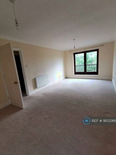 2 Bedroom Flat To Rent In St. Mildreds Place, Canterbury, CT1