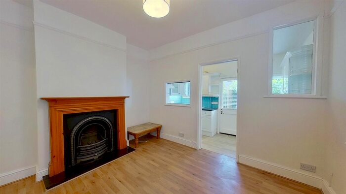 2 Bedroom Flat To Rent In Tranmere Road, London, SW18